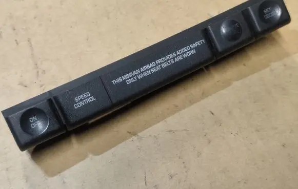 Chrysler Voyager Cruise control switch 4685189