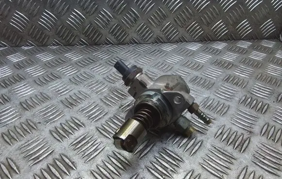 Volkswagen Golf VI Fuel injection high pressure pump 03C127026D 03C026D