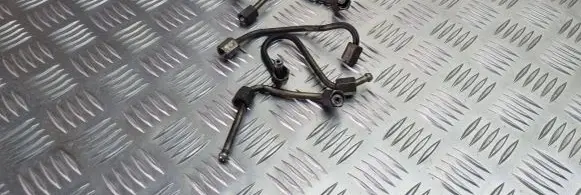Peugeot 206 Fuel injector supply line/pipe 