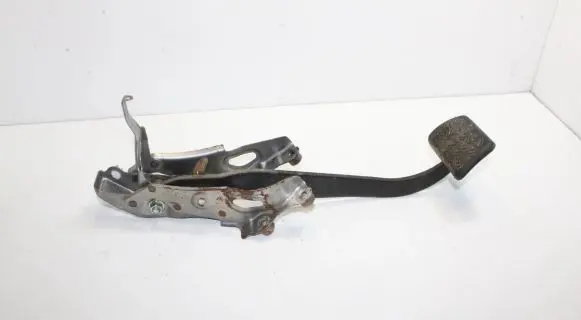 Toyota Avensis T270 Brake pedal
