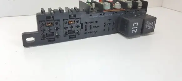 Volkswagen PASSAT B5 Fuse module 8L0941822A 8960836000