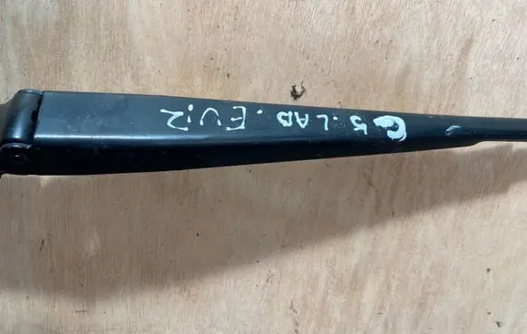 Volkswagen Golf V Front wiper blade arm 1K1955410