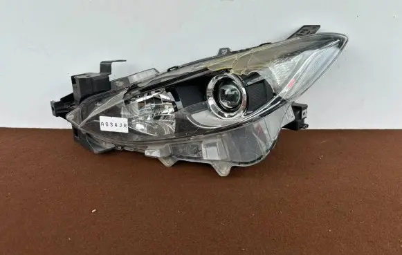 Mazda 3 II Headlight/headlamp BHR151040