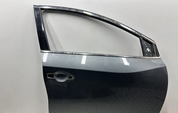 Nissan Murano Z52 Front door