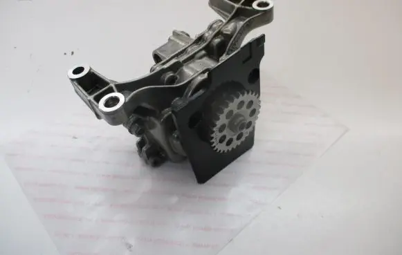 Volvo S90, V90 Oil pump 31670242 B4204T31