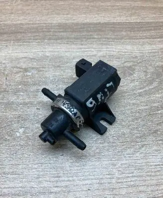 Volkswagen PASSAT B5 Turbo solenoid valve 1H0906627 Used