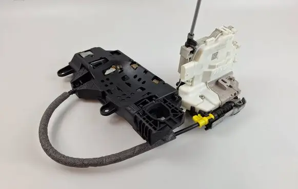 Audi Q5 SQ5 FY Rear door lock 8X0839015E 80A837811