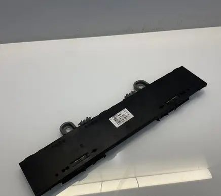 Mercedes-Benz S W221 Aerial antenna amplifier A2218207989 ZGS001 28048089
