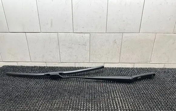 Volkswagen PASSAT CC Front wiper blade arm 3C8955409