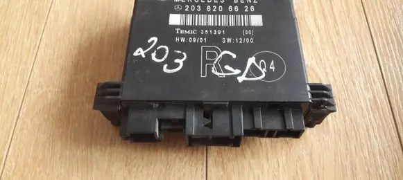 Mercedes-Benz C W203 Door control unit/module 2038206626 351391