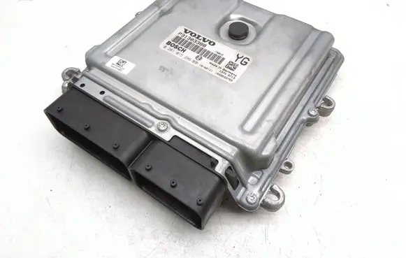 Volvo XC60 Engine control unit/module P31303388 0281015286