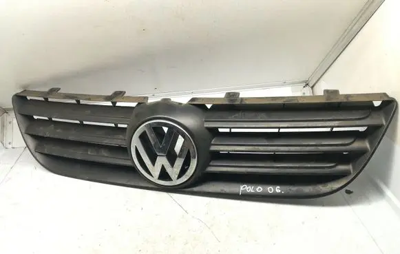 Volkswagen Polo IV 9N3 Front bumper upper radiator grill 1T0853601
