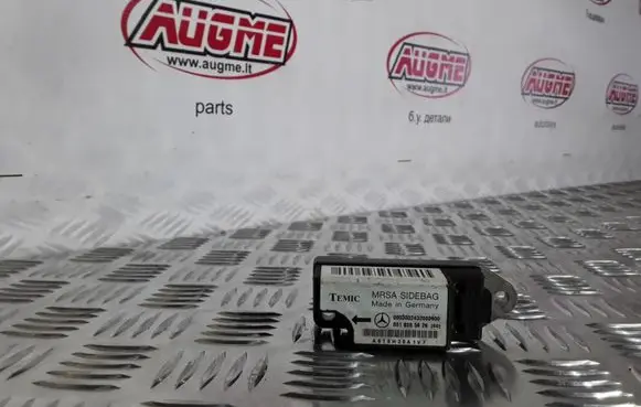 Mercedes-Benz E W210 Airbag deployment crash/impact sensor 0018205626