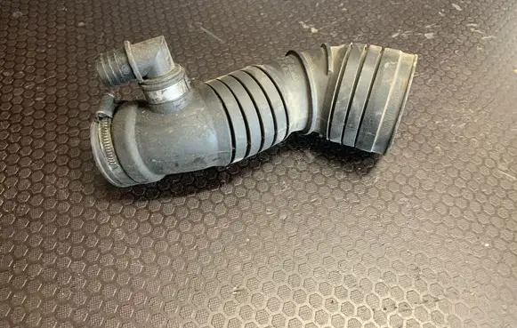 Audi A6 S6 C5 4B Turbo air intake inlet pipe/hose 4B0129627A 416468000