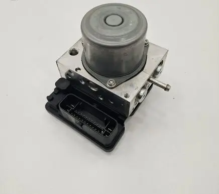 Nissan Leaf II (ZE1) ABS Pump 476605SH5C