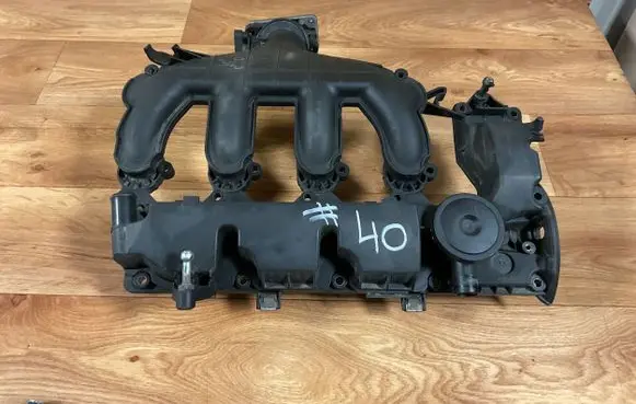 Volvo V50 Intake manifold 9645977980