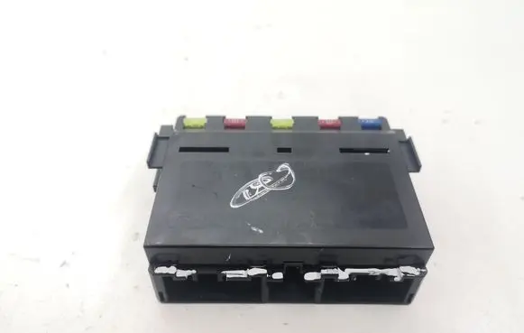 Lexus GS 300 350 430 450H Fuse module 8921153020