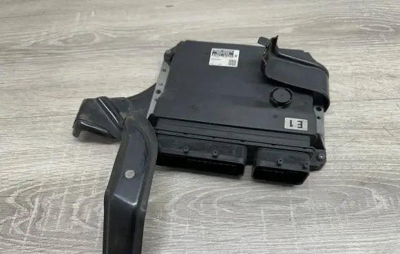 Toyota RAV 4 (XA30) Engine control unit/module 8966142C00