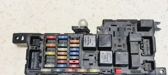 Volvo S60 Fuse module 8678449 518787205 021007130326