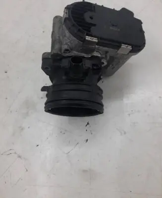 Mercedes-Benz E AMG W212 Engine shut-off valve A642090027c