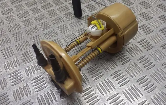 Renault Clio III Fuel level sensor 