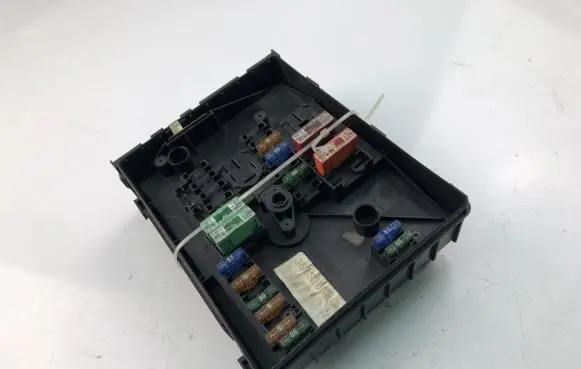 Volkswagen Golf Plus Fuse box set 1K0937125A