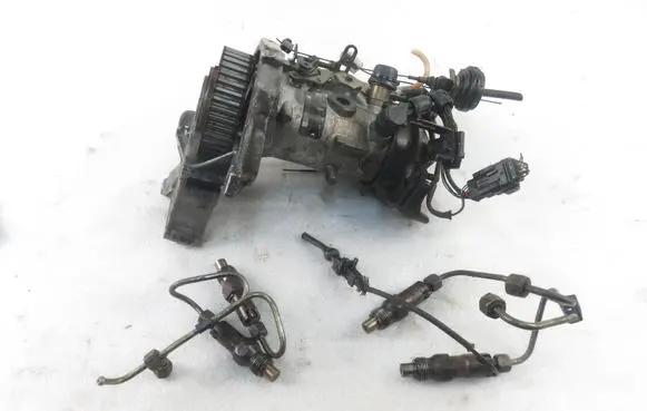 Renault Scenic I Fuel injection high pressure pump LDCR02001AB1 R8448B281B LCR6735405