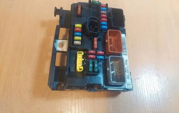 Citroen C3 Central body control module 9667199780 BSM-R09-00