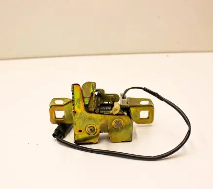 Jaguar XK8 - XKR Tailgate/trunk/boot lock/catch/latch 93BBF43200AE HJA2402BA