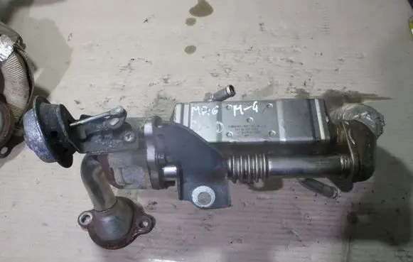 Mazda CX-7 EGR valve cooler R2AA20304