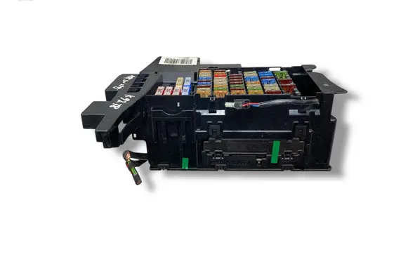 Mercedes-Benz B W245 Fuse module 1695451640