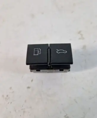 Tailgate opening switch