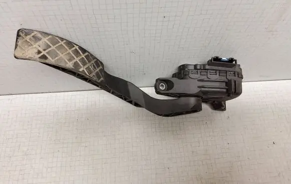 Audi A4 S4 B6 8E 8H Accelerator throttle pedal 8E1721523 6PV00837601