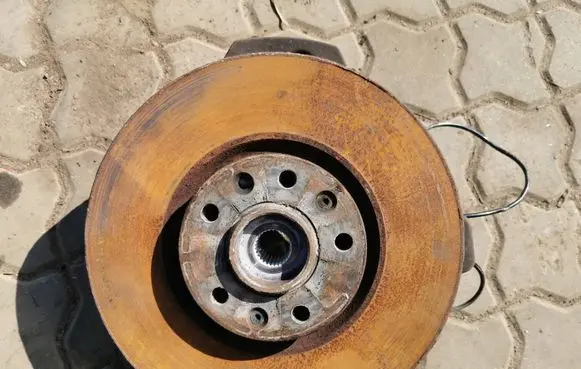 Peugeot 508 Front wheel hub spindle knuckle