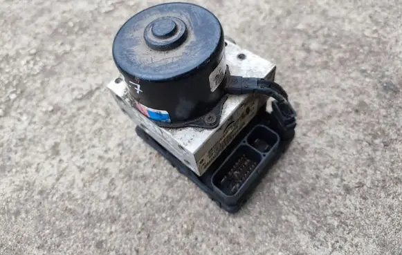 Jeep Grand Cherokee (WJ) ABS Pump P56044300AB