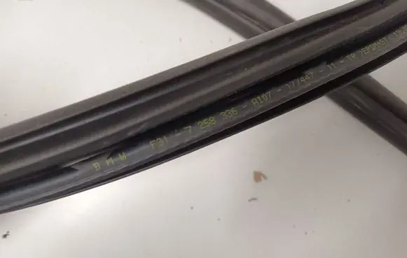 BMW 3 F30 F35 F31 Rear door rubber seal (on body) 7258336