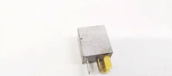 Toyota Corolla Verso AR10 Other relay 0332011001 9008087019