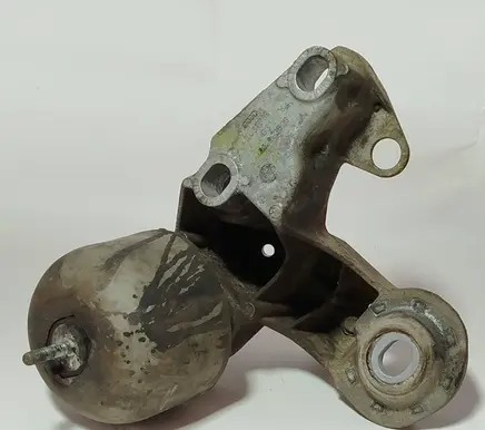 Audi A6 S6 C5 4B Engine mounting bracket 4B0199352B