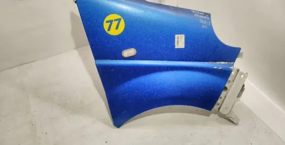 Nissan Primastar Fender