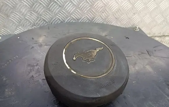 Ford Mustang I Steering wheel airbag