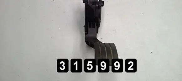 Renault Captur Accelerator throttle pedal 180223454R