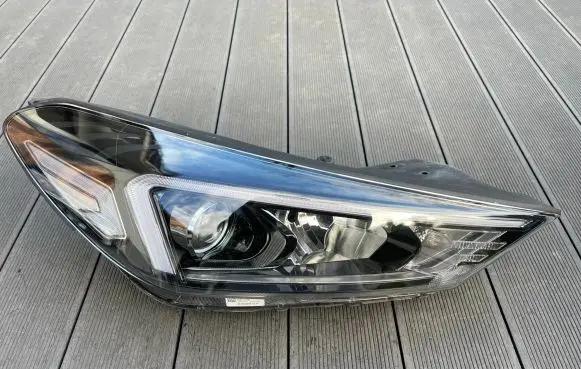 Hyundai Tucson TL Headlight/headlamp 92102D7500