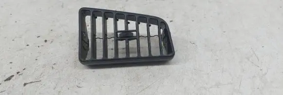 Volkswagen PASSAT B3 Dash center air vent grill