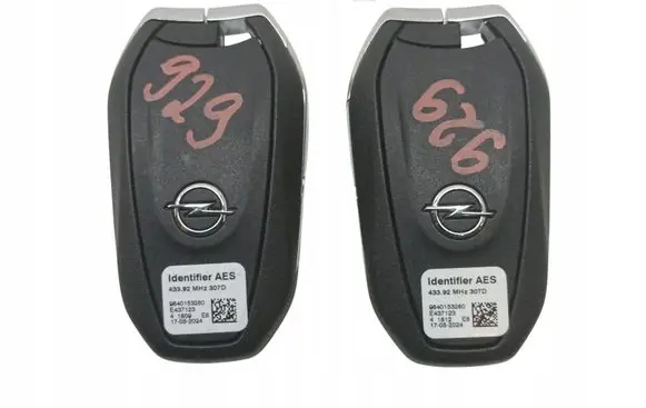 Opel Astra L Ignition key/card 9840153280