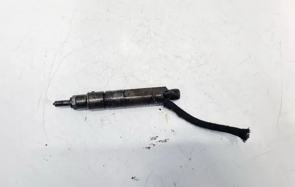 Audi A4 S4 B5 8D Fuel injector 028130201G