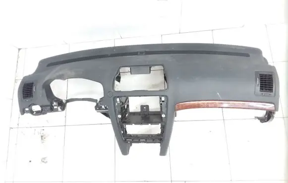 Skoda Octavia Mk2 (1Z) Dashboard 1Z1857007 1K0880204N