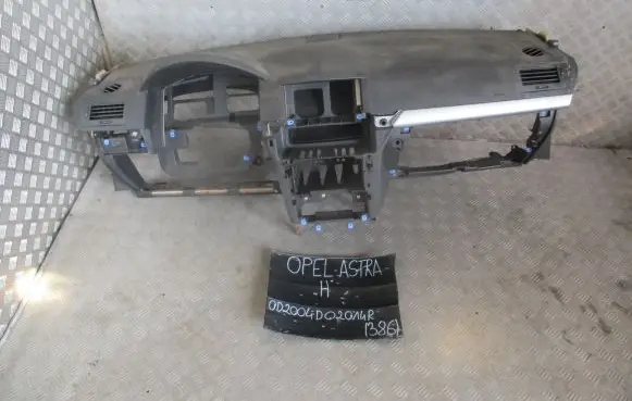 Opel Astra H Dashboard