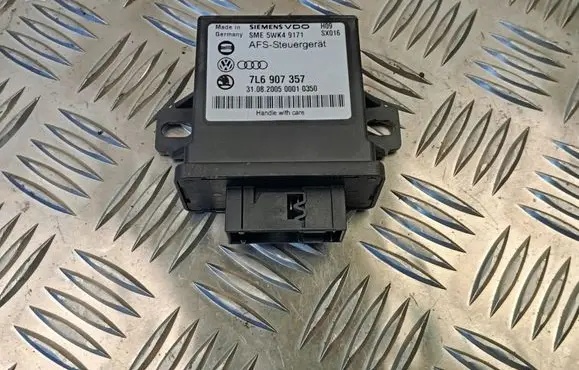 Volkswagen Touareg I Light module LCM 7L6907357 5WK49171 3108200500010350