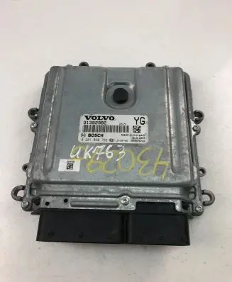 Volvo XC60 Engine control unit/module ECU 31392982 0281030782