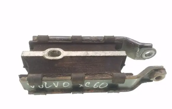 Volvo XC60 Engine mount bracket